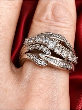 Swarovski-Grade Austrian 
Crystals, Rhodium over 925 S.Silver.